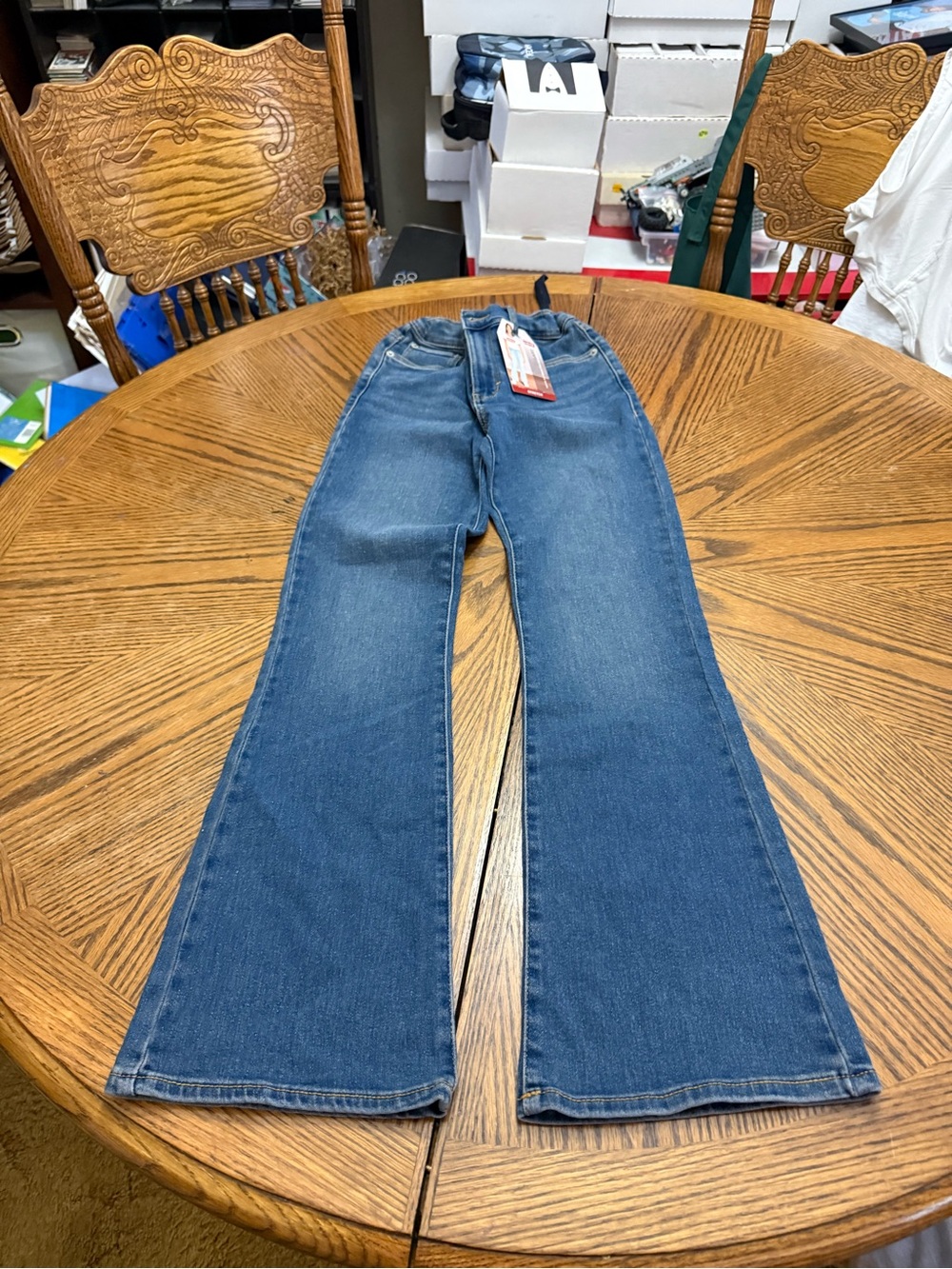New with Tags Levi's Women's Flared Jeans in Medium Blue Wash
